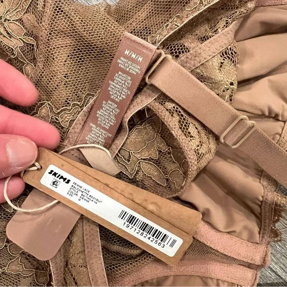 SKIMS lace balconette bodysuit - Picture 7 of 7